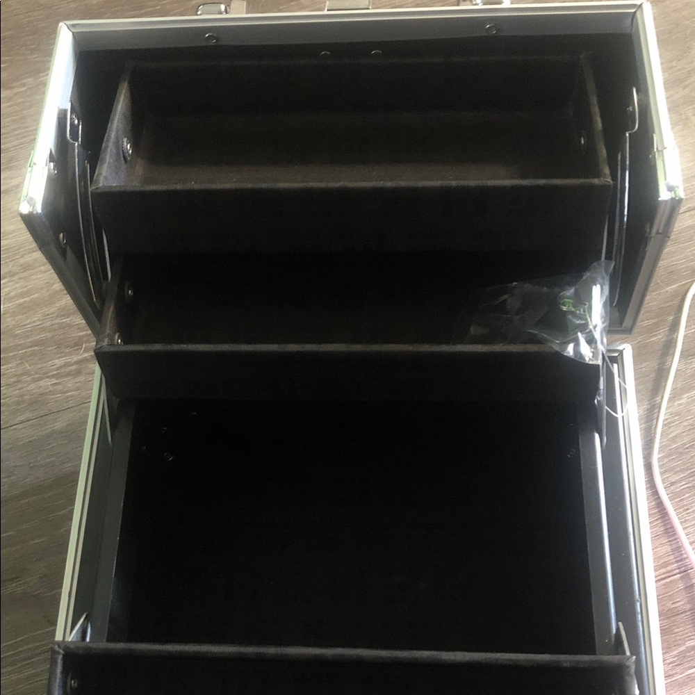 Caboodles Pink Glitter Makeup Train Case - Picture 9 of 16